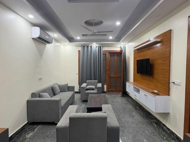 Rental | 3 BHK + 2250 Sq.Ft. Apartment in Ameya Sapphire 57
