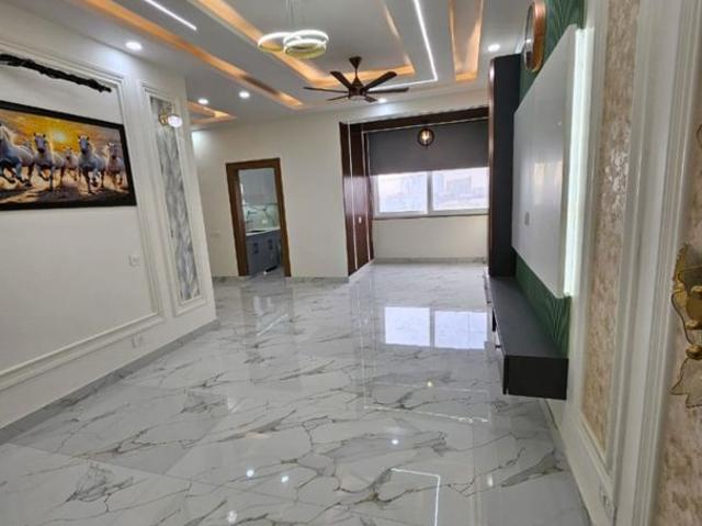Rental | 3 BHK 2250 Sq.Ft. Apartment in Bancourt Apartment
