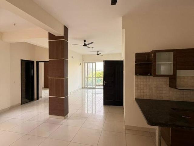 Rental | 3 BHK 2250 Sq.Ft. Apartment in BPTP Amstoria
