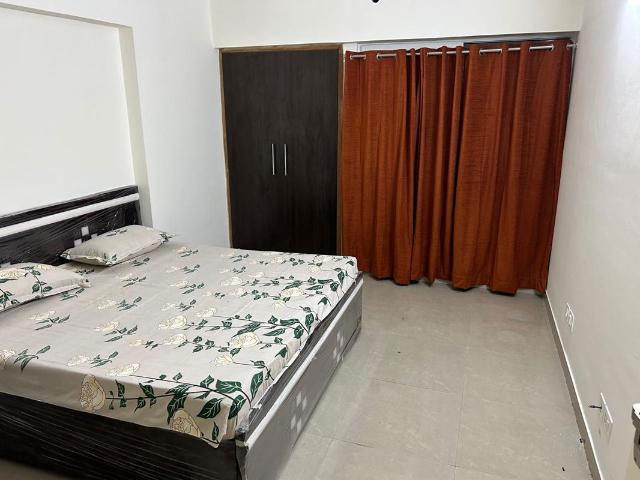 Rental | 3 BHK 2278 Sq.Ft. Apartment in Griha Pravesh
