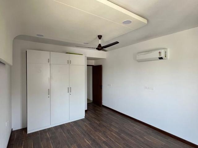 Rental | 3 BHK 2200 Sq.Ft. Apartment in Galaxy Uttam Aastha