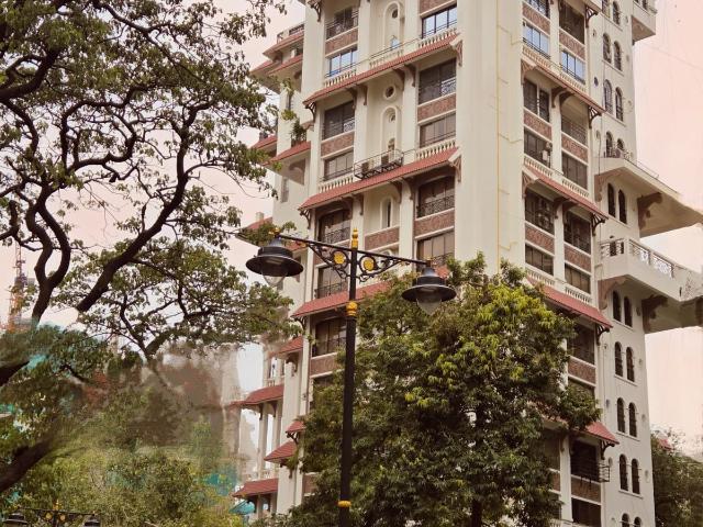 Rental | 3 BHK 2200 Sq.Ft. Apartment in Khar West