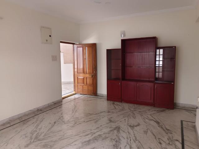 Rental | 3 BHK 2200 Sq.Ft. Apartment in Omega Apartment Somajiguda