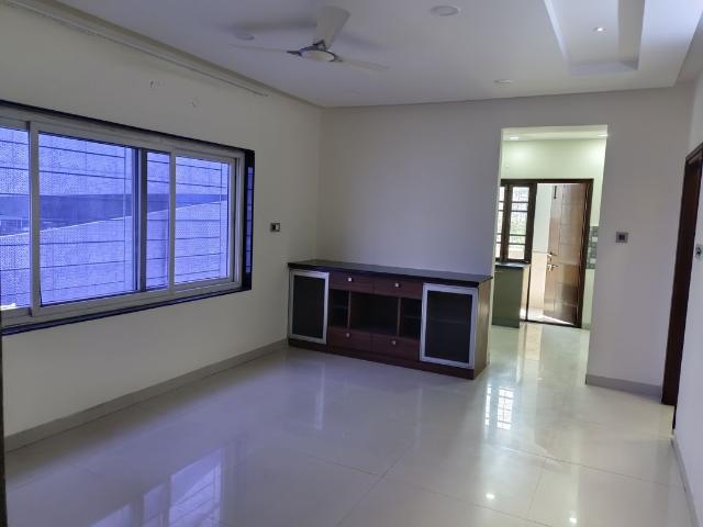 Rental | 3 BHK + 2200 Sq.Ft. Apartment in Legend Apartment Somajiguda