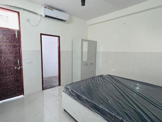 Rental | 3 BHK 2200 Sq.Ft. Apartment in Saya Villa