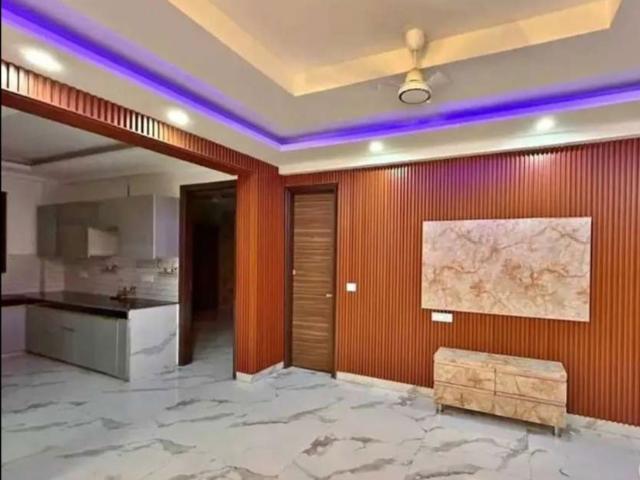 Rental | 3 BHK 2200 Sq.Ft. Apartment in Parijaat Residency