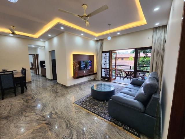 Rental | 3 BHK + 2200 Sq.Ft. Apartment in Royal Ton