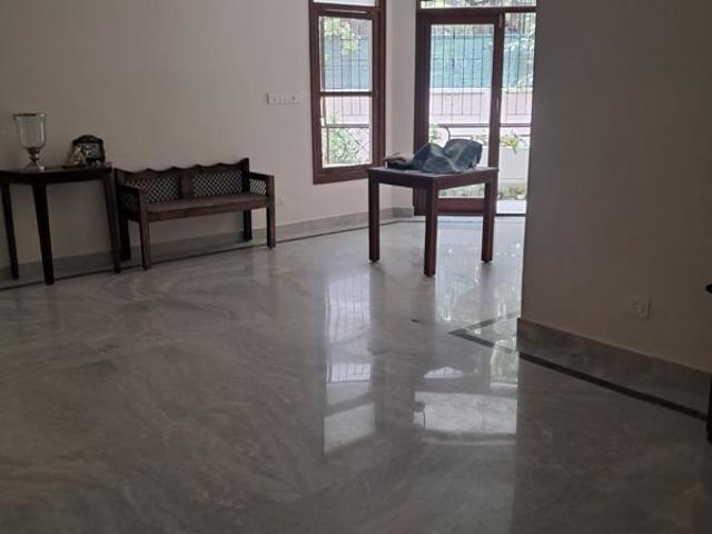 Rental | 3 BHK 2200 Sq.Ft. Apartment in Regency Place