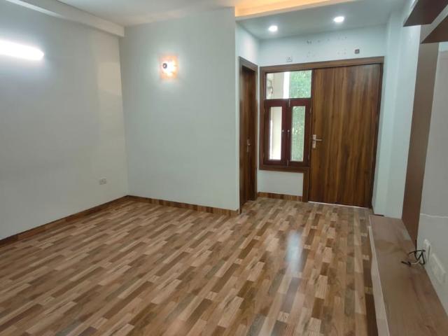 Rental | 3 BHK 2200 Sq.Ft. Apartment in Vipul World Floors