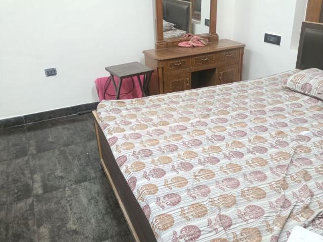 Rental | 3 BHK 2200 Sq.Ft. Independent House in RWA Apartments Sector 30