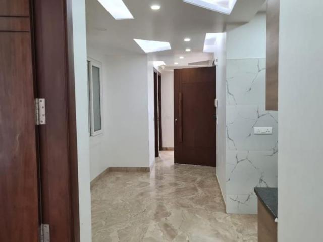 Rental | 3 BHK 220 Sq.Mt. Apartment in Sector 122