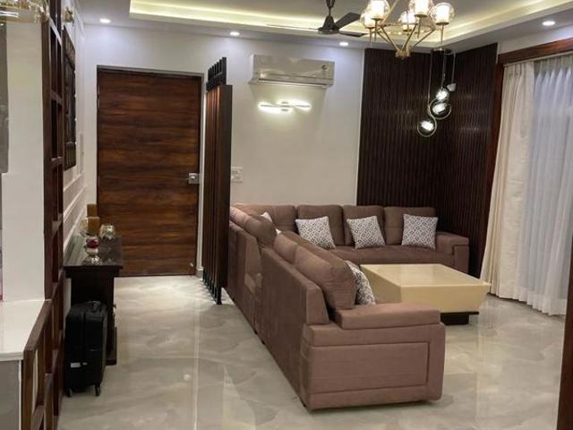 Rental | 3 BHK + 2350 Sq.Ft. Apartment in Lotus Panache