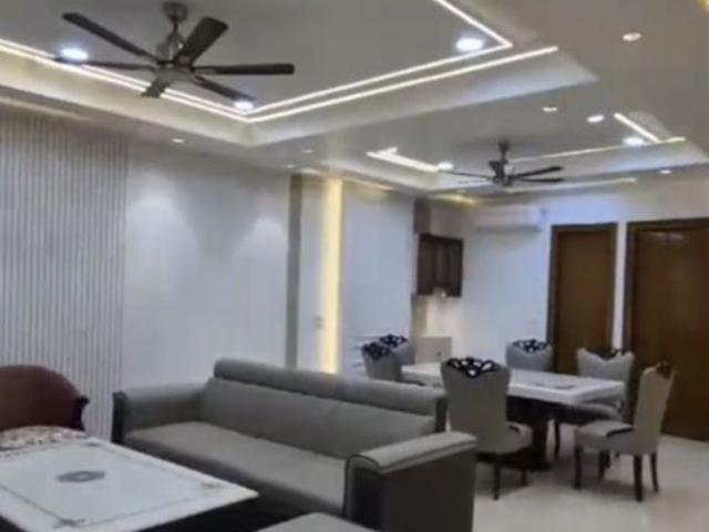 Rental | 3 BHK 2384 Sq.Ft. Apartment in BPTP Amstoria
