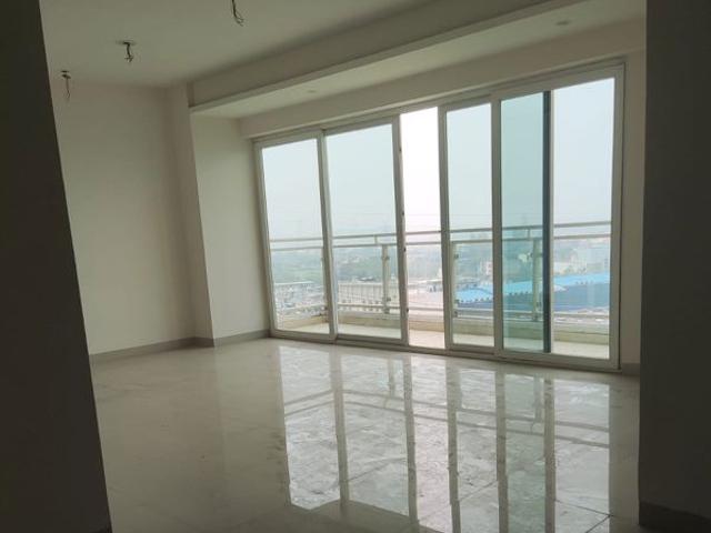 Rental | 3 BHK 2385 Sq.Ft. Apartment in Mahagun Meadows