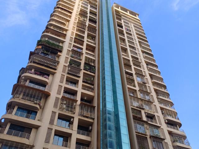 Rental | 3 BHK + 2400 Sq.Ft. Apartment in Gajra Bhoomi Oscar