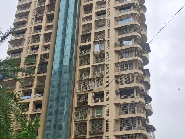Rental | 3 BHK + 2400 Sq.Ft. Apartment in Gajra Bhoomi Oscar