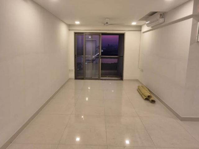 Rental | 3 BHK 2400 Sq.Ft. Apartment in Gajra Bhoomi Oscar