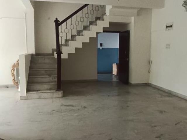 Rental | 3 BHK + 2400 Sq.Ft. Apartment in Lakshmi Nilayam Indiranagar