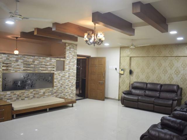 Rental | 3 BHK + 2400 Sq.Ft. Apartment in Supreme Pallacio