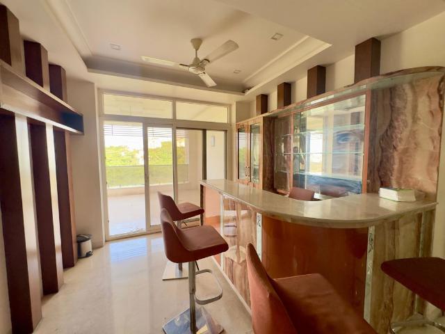Rental | 3 BHK + 2500 Sq.Ft. Apartment in Chitrapuri Colony