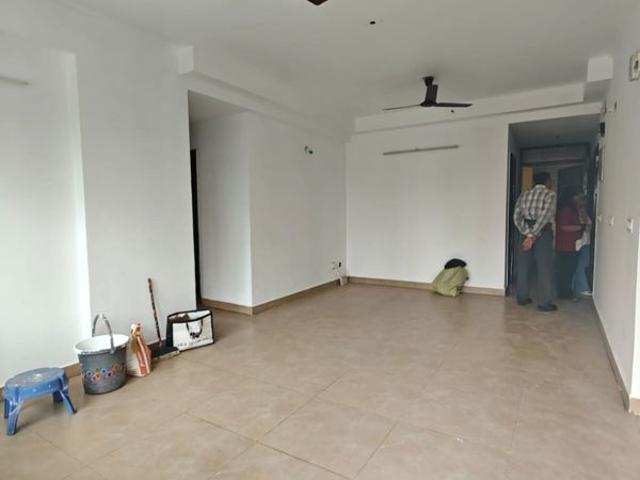 Rental | 3 BHK + 2500 Sq.Ft. Apartment in Mahagun Mezzaria