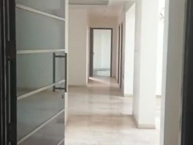 Rental | 3 BHK + 2500 Sq.Ft. Apartment in Mahagun Mezzaria
