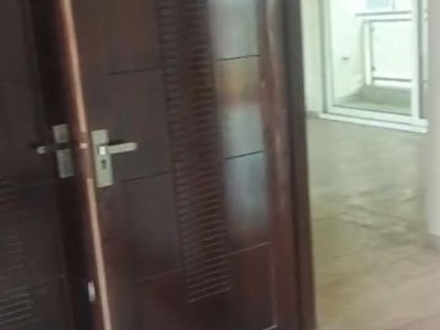 Rental | 3 BHK + 2500 Sq.Ft. Apartment in Mahagun Mezzaria