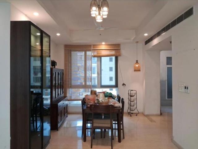 Rental | 3 BHK + 2500 Sq.Ft. Apartment in Mahagun Mezzaria