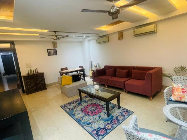 Rental | 3 BHK 2500 Sq.Ft. Apartment in Navjeevan Vihar