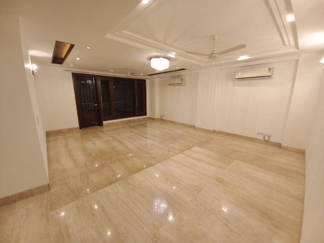 Rental | 3 BHK + 2500 Sq.Ft. Apartment in Safdarjung Enclave