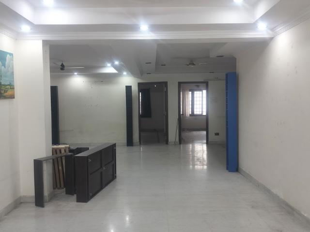 Rental | 3 BHK + 2500 Sq.Ft. Apartment in Prashasan Nagar