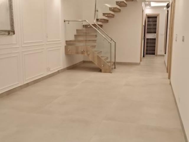 Rental | 3 BHK 2500 Sq.Ft. Apartment in Vasant Kunj