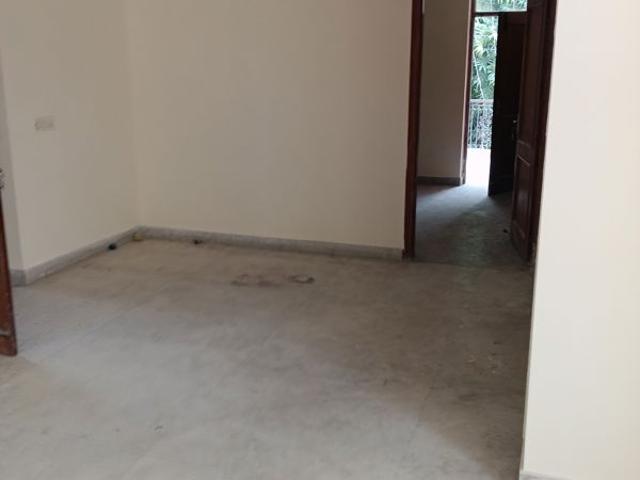Rental | 3 BHK 2501 Sq.Ft. Apartment in RWA Apartments Sector 26