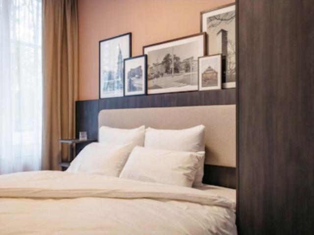 Rental | 3 BHK 250 Sq.Mt. Apartment in Tulip Mall