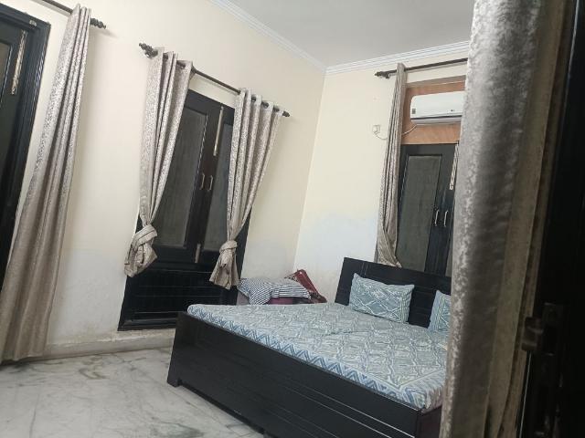 Rental | 3 BHK 250 Sq.Mt. Villa in Sector 48