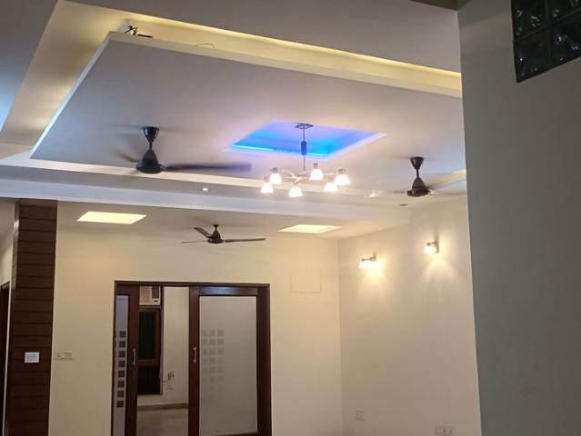 Rental | 3 BHK + 250 Sq.Mt. Villa in Sector 50