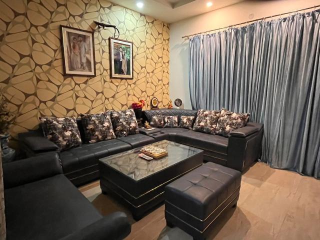 Rental | 3 BHK + 250 Sq.Yd. Apartment in BPTP Elite Floors