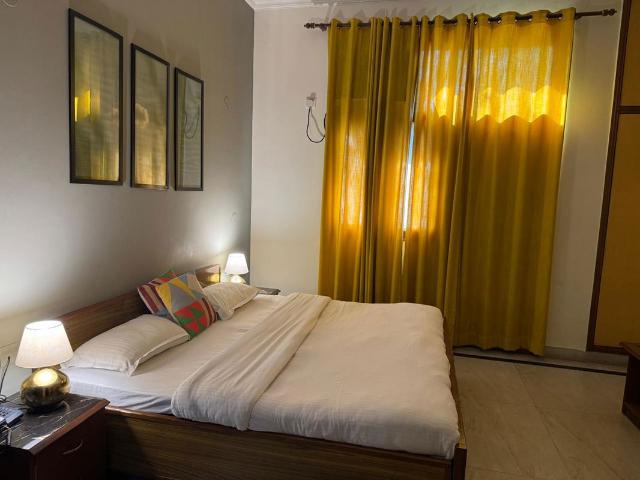Rental | 3 BHK 250 Sq.Yd. Apartment in Greater Kailash II