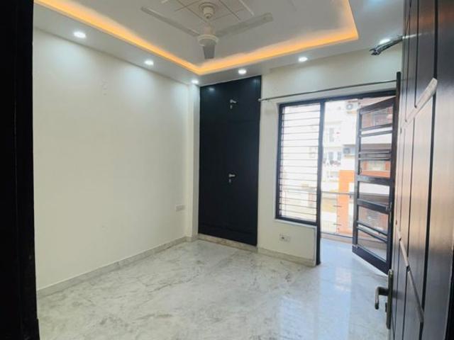 Rental | 3 BHK 250 Sq.Yd. Apartment in Nizamuddin East