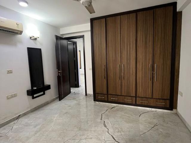 Rental | 3 BHK 250 Sq.Yd. Apartment in Safdarjung Enclave