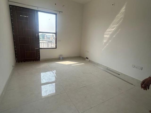 Rental | 3 BHK 250 Sq.Yd. Apartment in Sector 111