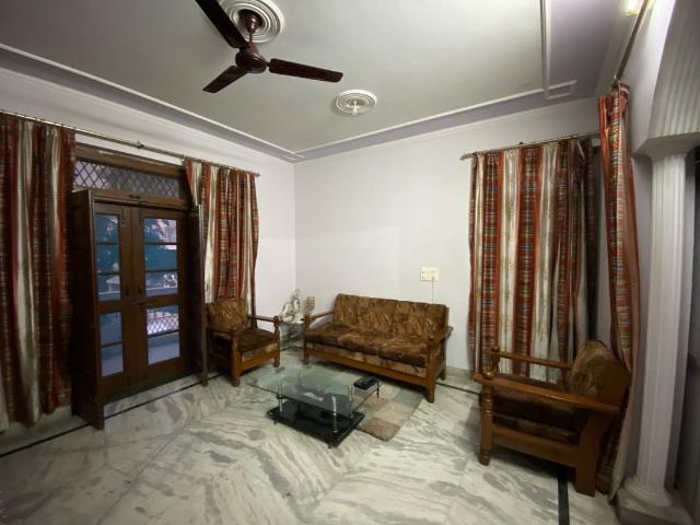 Rental | 3 BHK 250 Sq.Yd. Apartment in Sector 49