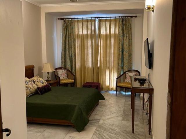 Rental | 3 BHK 2531 Sq.Ft. Apartment in Sector 50