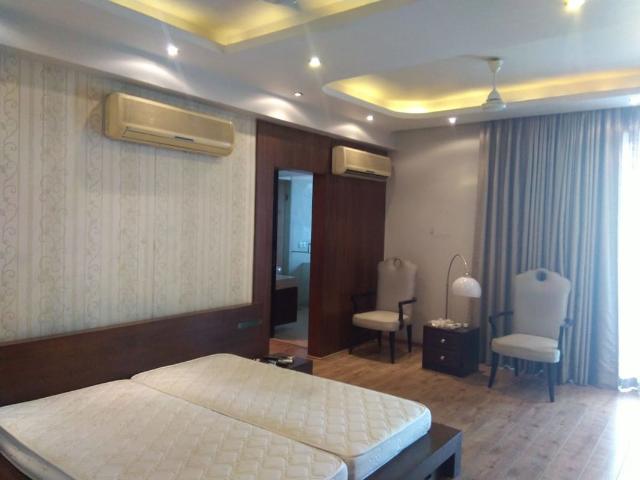 Rental | 3 BHK + 2644 Sq.Ft. Apartment in Unitech Harmony