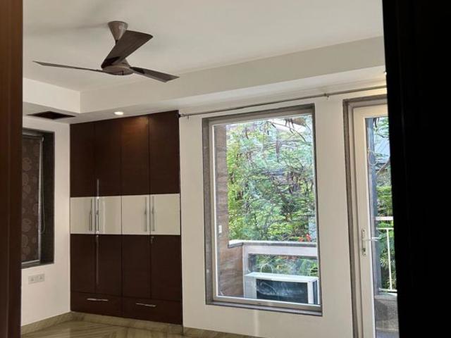 Rental | 3 BHK 265 Sq.Yd. Apartment in Safdarjung Enclave