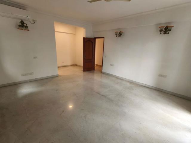 Rental | 3 BHK + 2660 Sq.Ft. Apartment in Embassy Palace