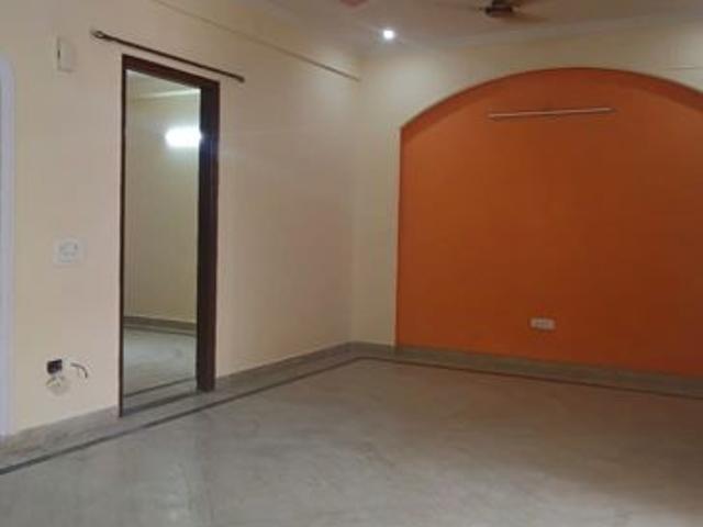 Rental | 3 BHK + 2600 Sq.Ft. Independent House in RWA Apartments Sector 122