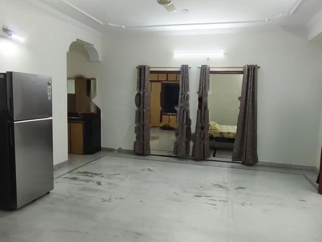 Rental | 3 BHK 2750 Sq.Ft. Apartment in Venkateswara Classic