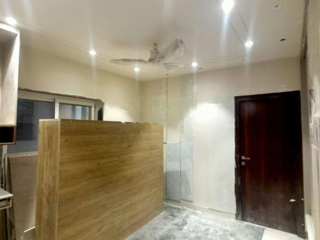 Rental | 3 BHK 2700 Sq.Ft. Apartment in RNP 1