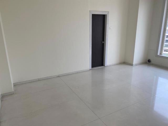 Rental | 3 BHK 2800 Sq.Ft. Apartment in Kalpataru Solitaire